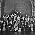 Karl Scheel  -unten vierter vl- im Familienkreis 1911 anl��lich der Silberhochzeit seines Vetters Wilhem Sibrand Scheel sen. in Rostock, Fotoarchiv Werner Moennich